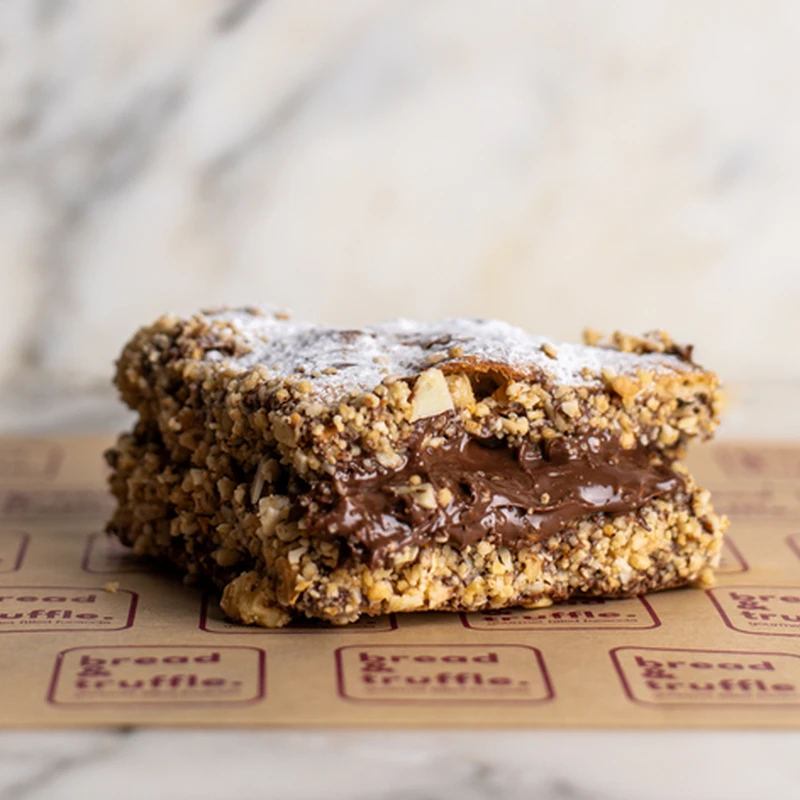 Nutella & Crumble Nuts Pastry