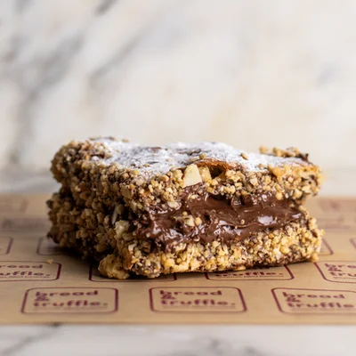 Nutella & Crumble Nuts Pastry