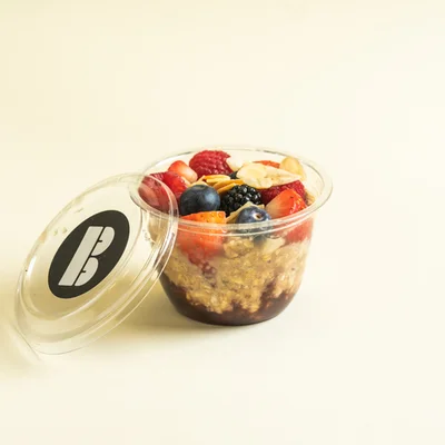 Fresh Berries and Almonds Overnight Oats (Plant-Based)