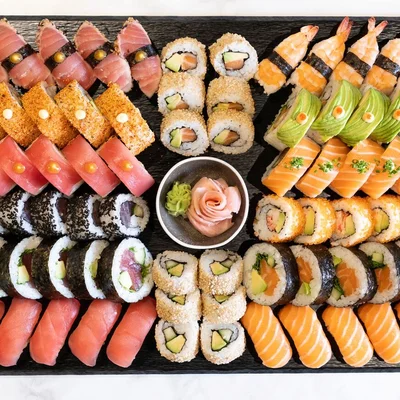 Deluxe Mixed Sushi Platter