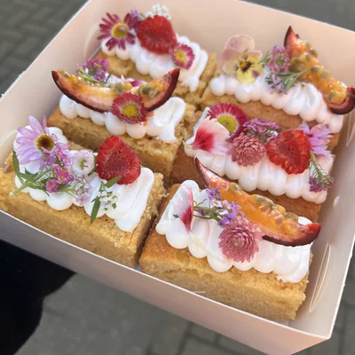 Little Cakes - Box of 12