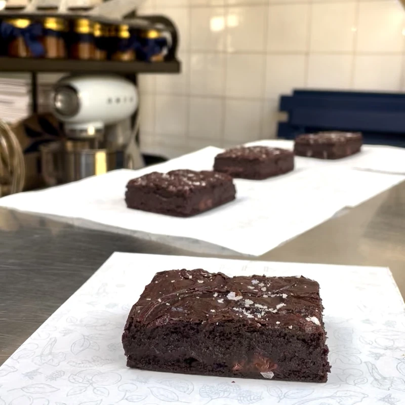 Vegan & No Gluten Dark Chocolate & Sea Salt Brownie
