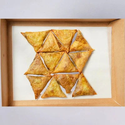 Veg Samosa Platter (feed 5)
