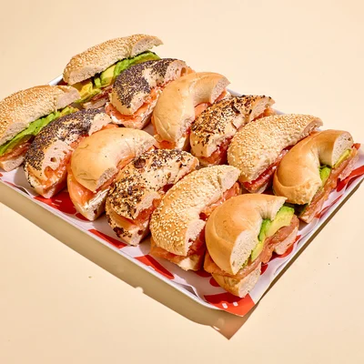 Smoked Salmon Bagel Platter (x)