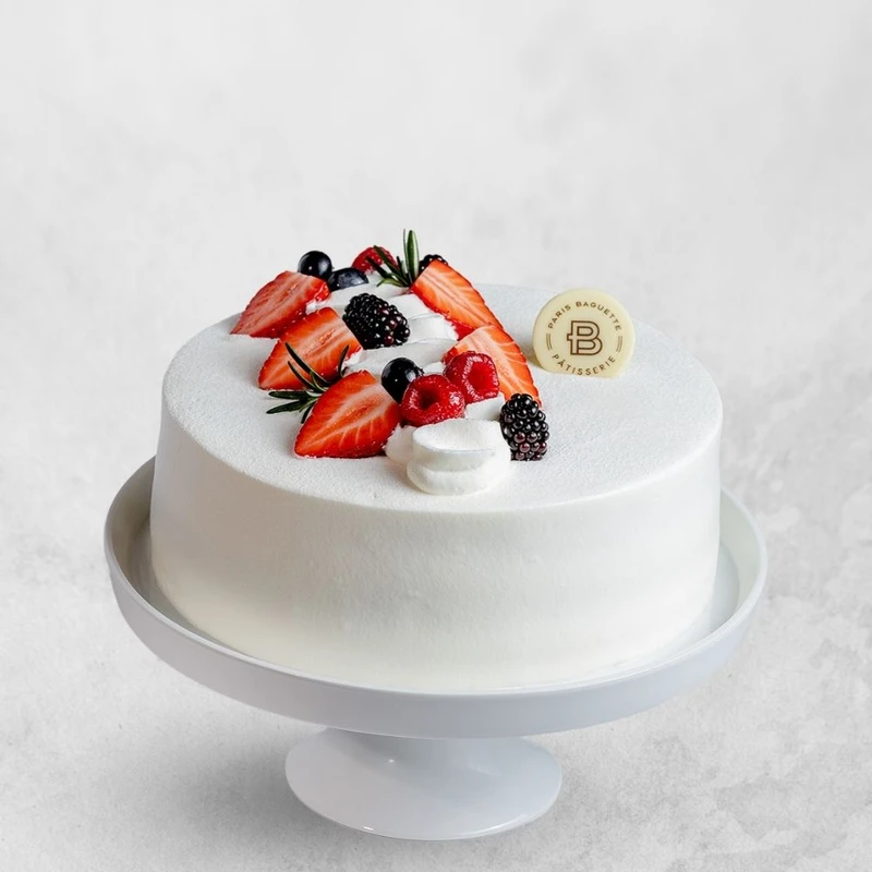 Strawberry & Cream Cake (small)